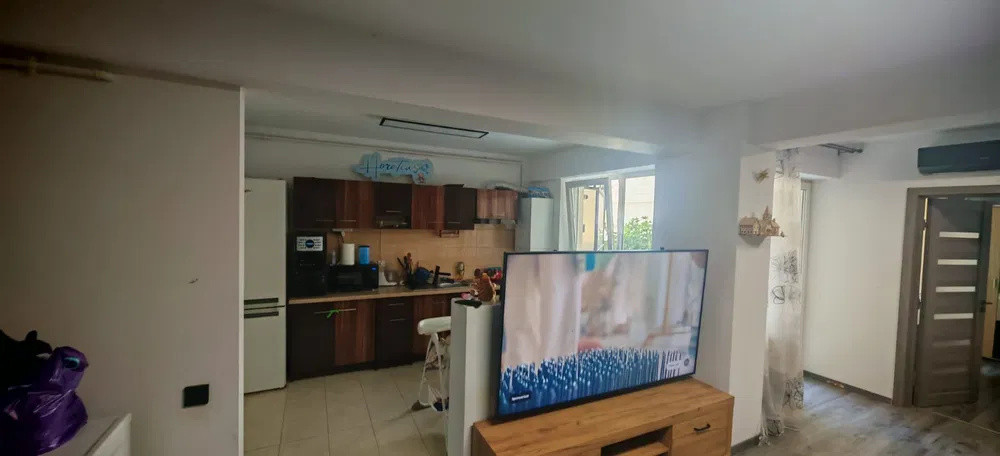 Apartament 2 camere, 50 mp+terasa de 25 mp, etaj intermediar, zona Piata Marasti