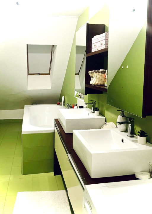 Apartament spațios de 69 mp plus doua balcoane ,zona Terra