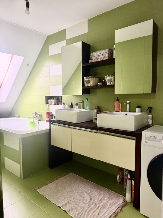 Super pret !Apartament spațios de 69 mp plus doua balcoane