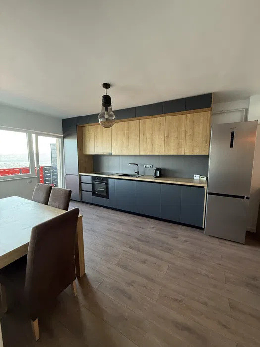 Apartament cu 3 camere, 57 mp, etaj intermediar, zona Petrom