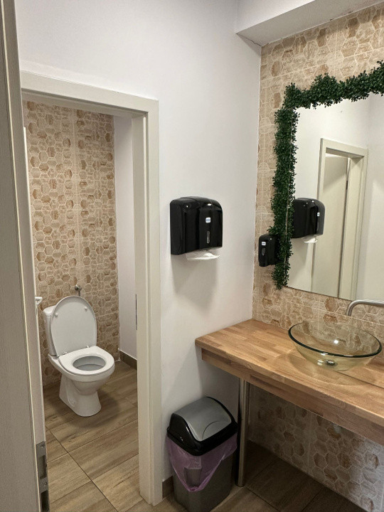 Spațiu comercial , parter, 400 mp , zona Baciu 