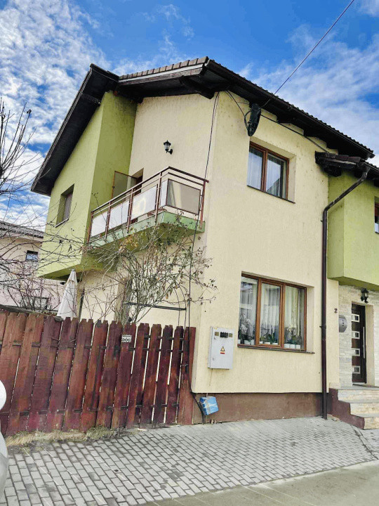 Casa tip duplex pe Urisagului , 120 mp util + pod înalt 