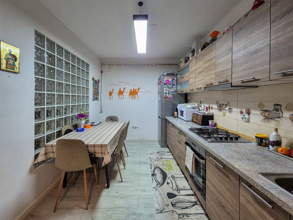 Apartament 2 camere, decomandat, 57mp + terasa 12mp/ zona Eroilor