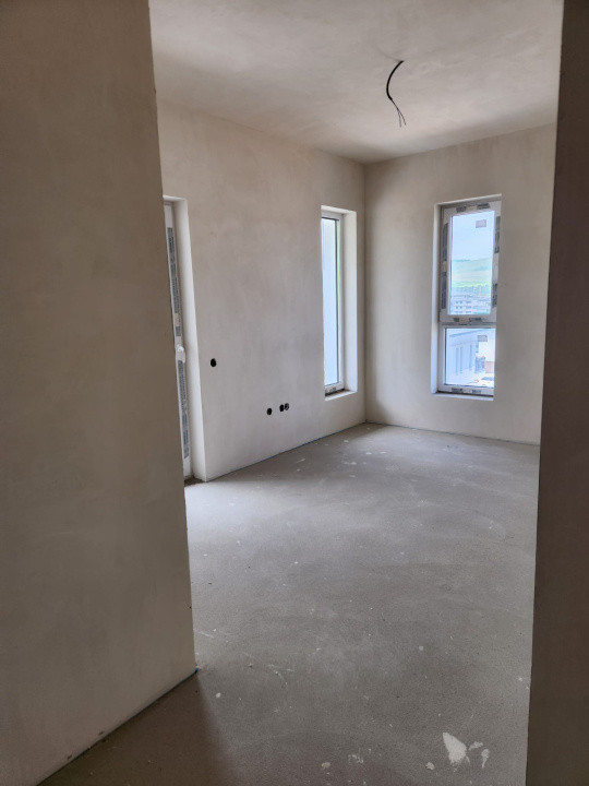 Casa tip cvatruplex,4 camere, mp teren, Zona Terra