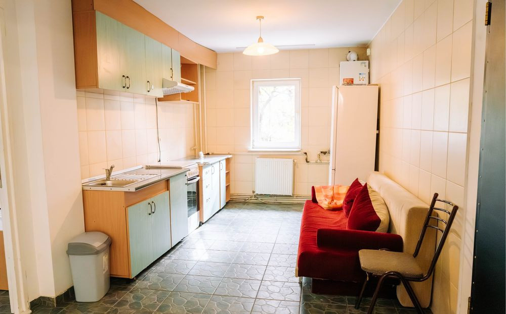 Apartament cu 3 camere, 63 mp, decomandat, etaj intemediar, zona Pasteur