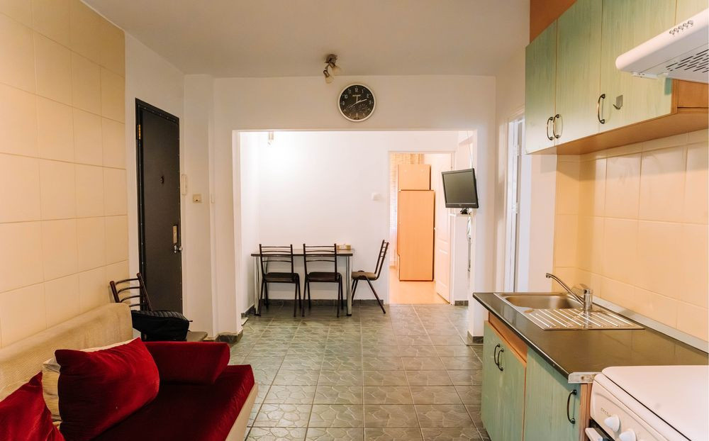 Apartament cu 3 camere, 63 mp, decomandat, etaj intemediar, zona Pasteur