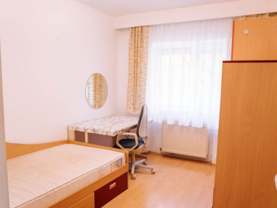 Apartament cu 3 camere, 63 mp, decomandat, etaj intemediar, zona Pasteur