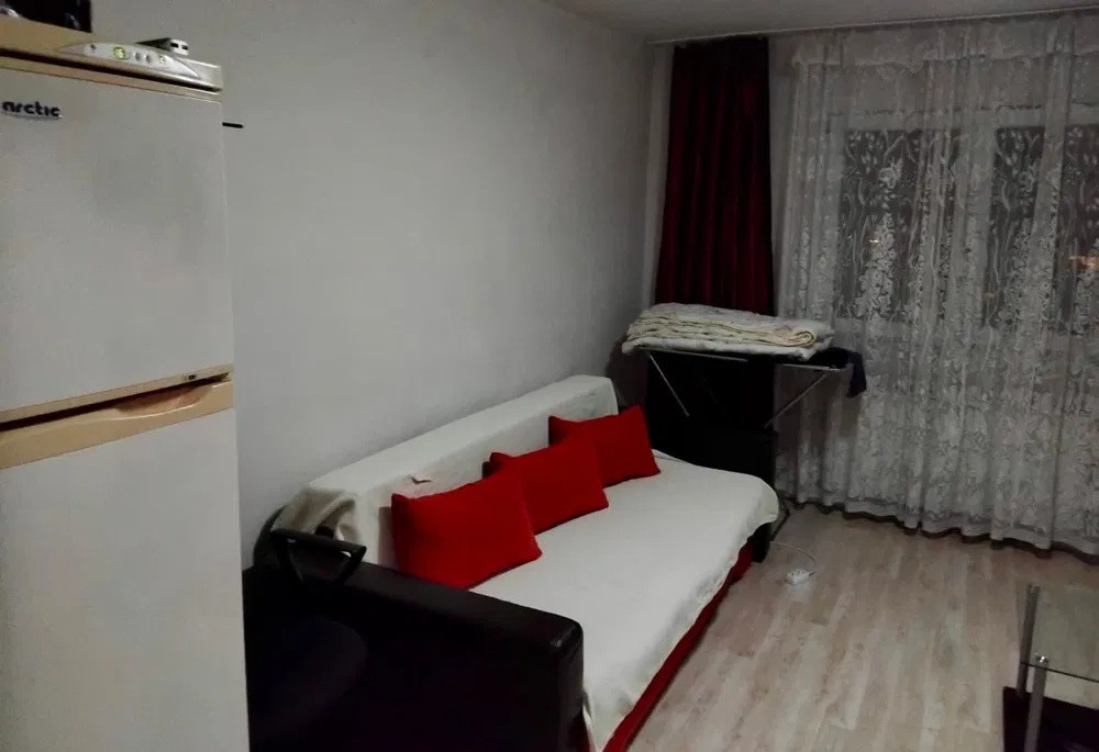 Garsoniera cocheta, 21 mp, etaj intermediar, Zona Expo Transilvania