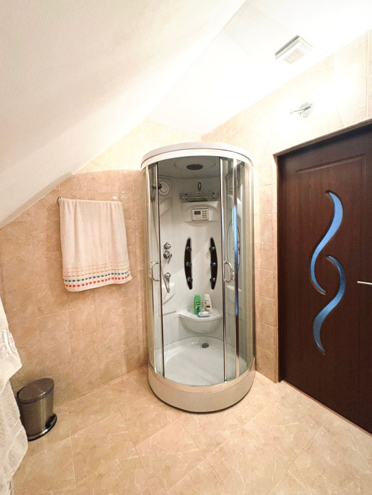 Apartament 3 camere , zona Porii