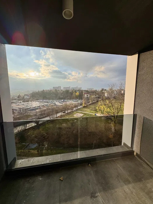 Apartament cu 2 camere, 60 mp, parcare subterana , 2 balcoane , Aer Conditionat