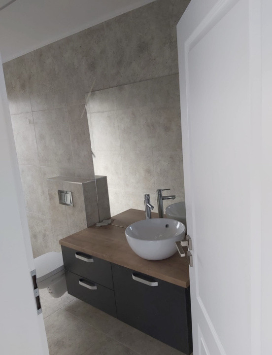 Penthouse , 4 camere, 200 mp utili, 400 mp terasele , zona Baciu 