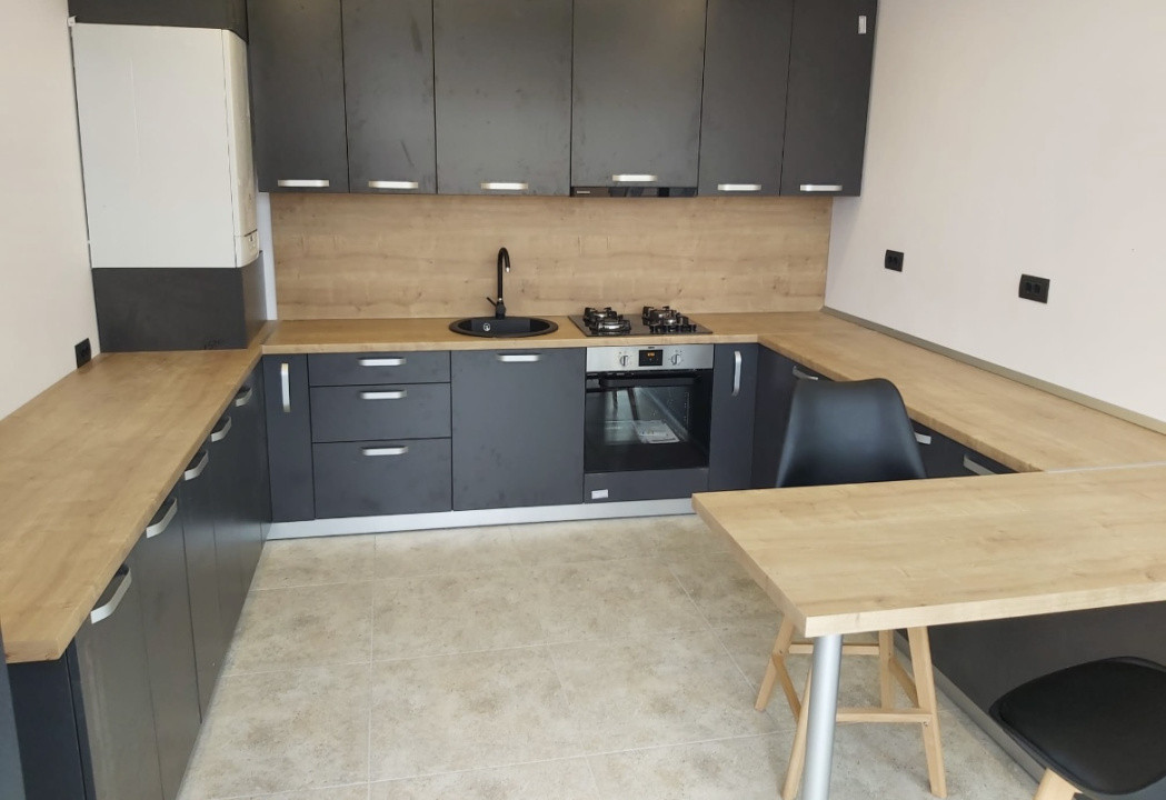 Penthouse , 4 camere, 200 mp utili, 400 mp terasele , zona Baciu 