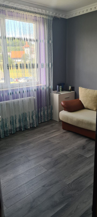 Apartament cu 2 camere, 43 mp, balcon, zona Stejarului