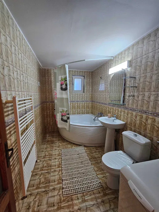 Apartament cu 4 camere, 100 mp, zona Zorilor