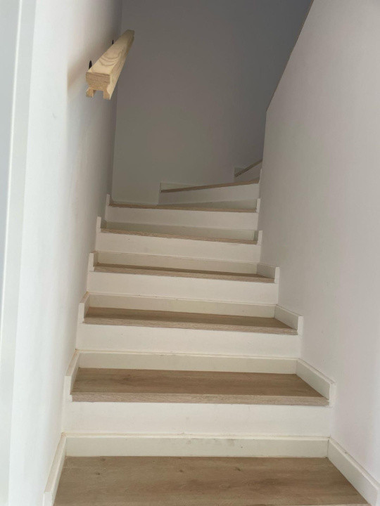 Casa insiruita, 80 mp utili, terasa, parcare, zona Casa Zanelor