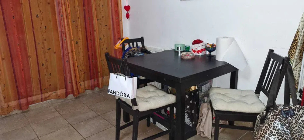 Apartament o camera, decomandat, 2 balcoane, zona Eroilor