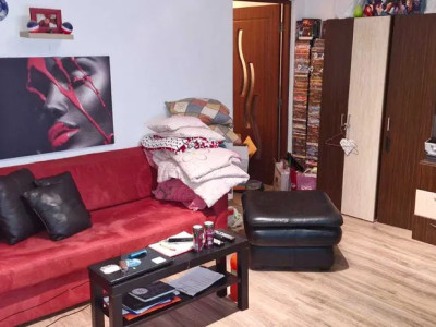 Apartament o camera, decomandat, 2 balcoane, zona Eroilor