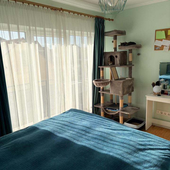 Apartament in zona Tineretului ,etaj 1 ,2 camere , 2 balcoane 