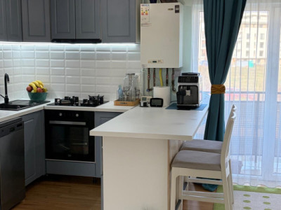 Apartament in zona Tineretului ,etaj 1 ,2 camere , 2 balcoane 