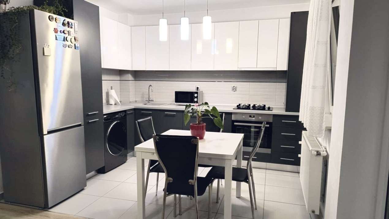 Apartament 67 mp utili,zona Tineretului,2 balcoane,et intermediar