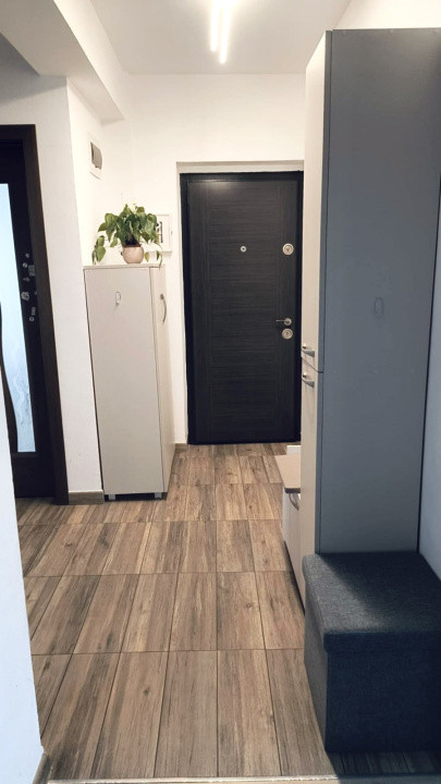 Apartament 67 mp utili,zona Tineretului,2 balcoane,et intermediar