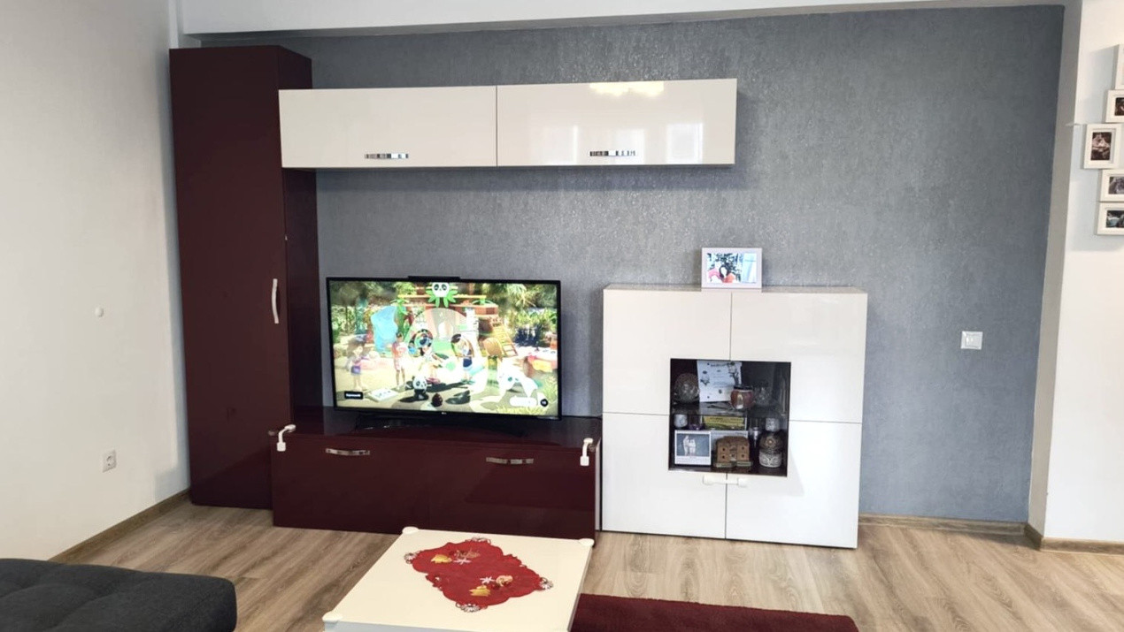 Apartament 67 mp utili,zona Tineretului,2 balcoane,et intermediar