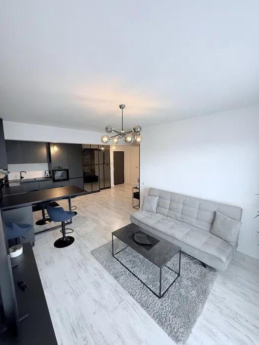 Apartament cu 3 camere, 57 mp, etaj intermediar, loc de parcare, zona Petrom