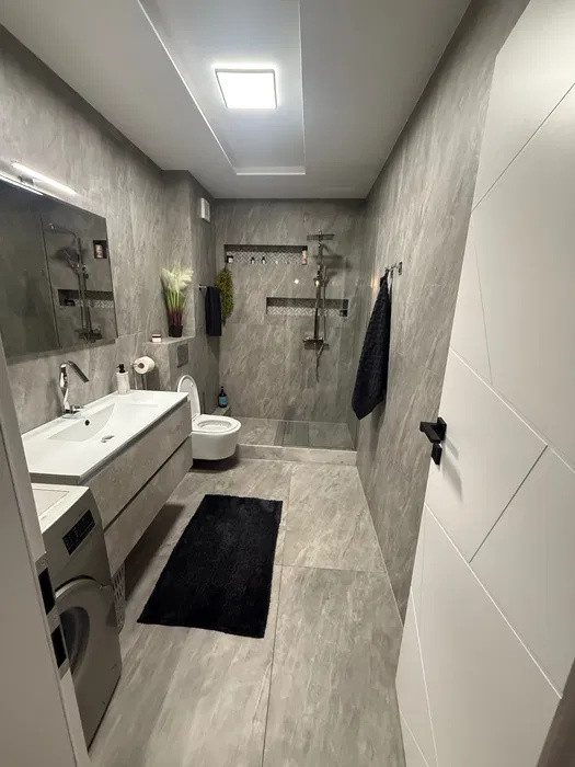 Apartament cu 3 camere, 57 mp, etaj intermediar, loc de parcare, zona Petrom