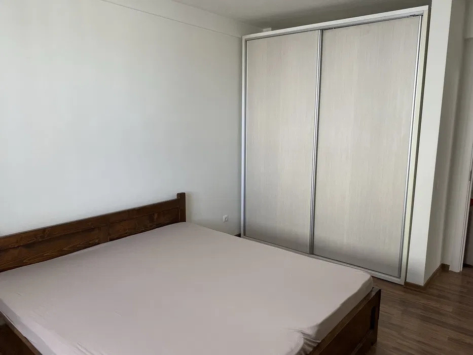 Apartament cu 3 camere, 67 mp, 2 balcoane, zona Teilor