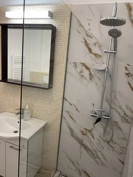 Apartament cu 3 camere, 67 mp, 2 balcoane, zona Teilor