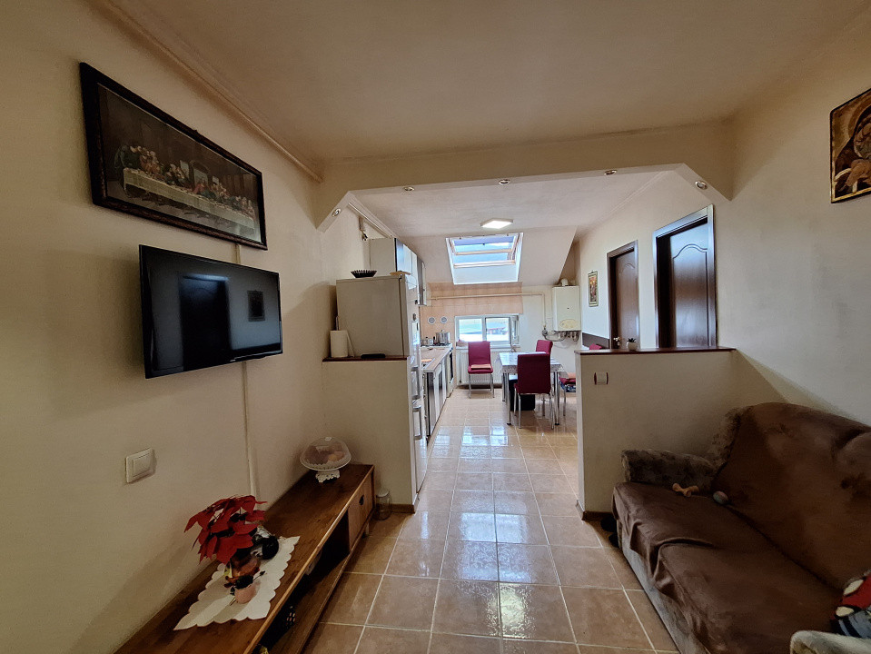 Apartament cu 3 camere, 58,4 mp, 2 balcoane, zona Florilor