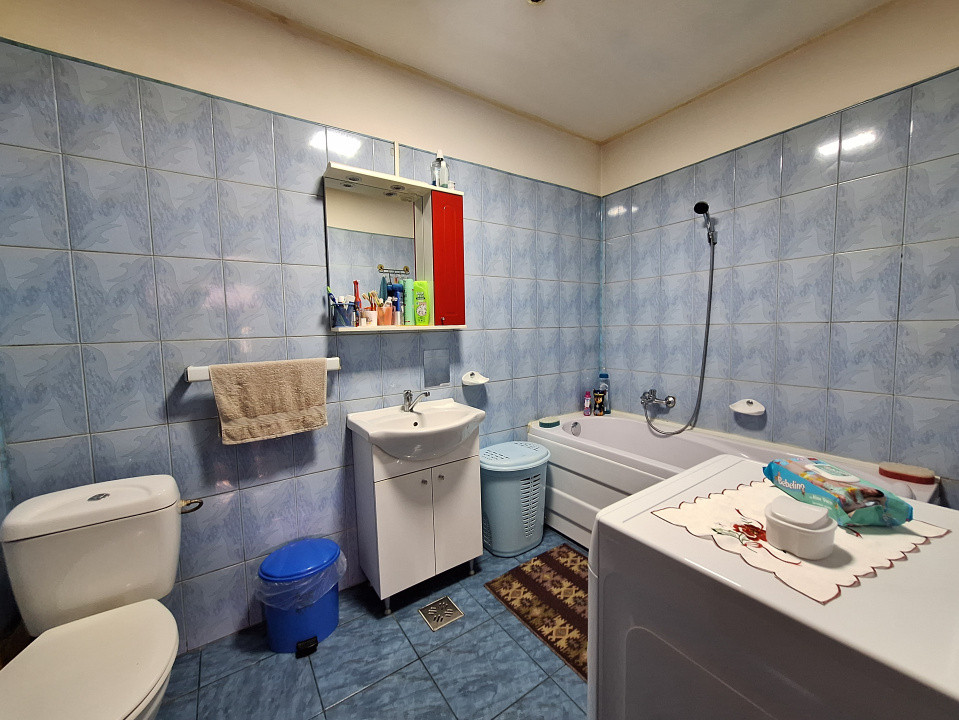 Apartament cu 3 camere, 58,4 mp, 2 balcoane, zona Florilor