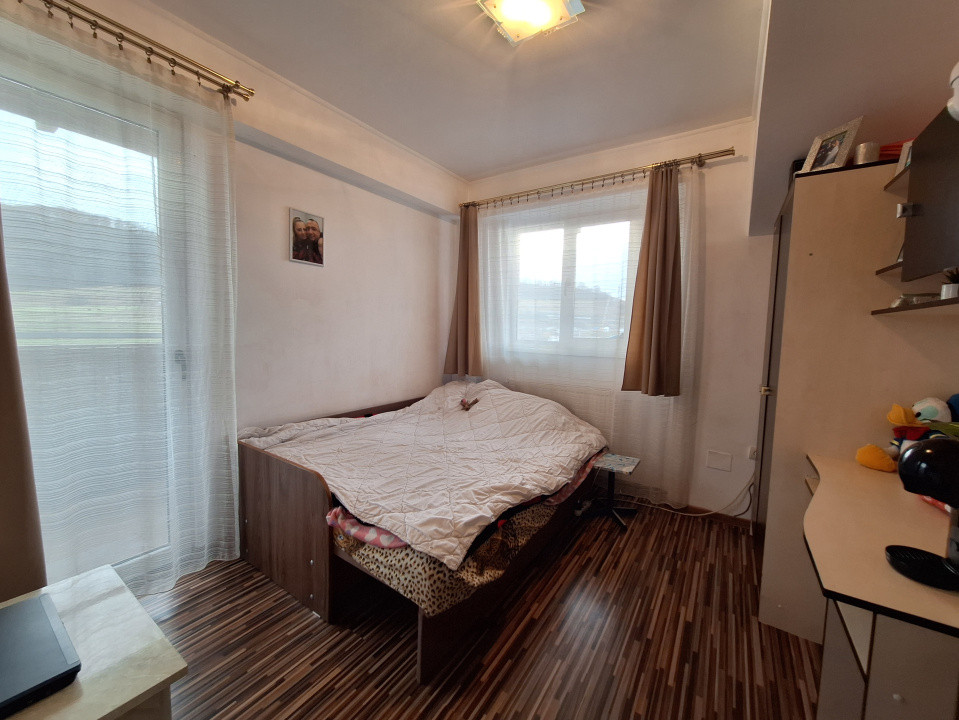 Apartament cu 3 camere, 58,4 mp, 2 balcoane, zona Florilor