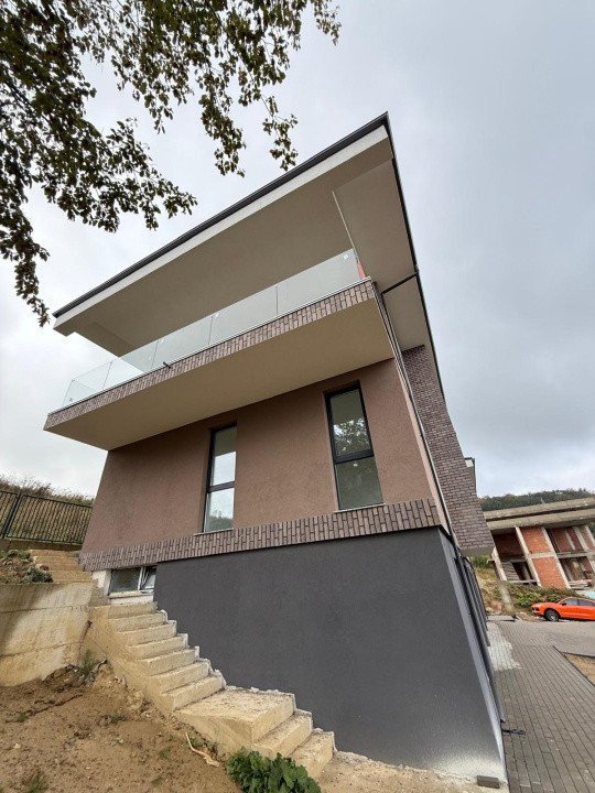 Casa idividuala 282 mp utili, zona Wonderland