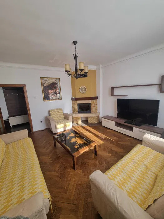 Apartament cu 2 camere decomandate,64mp,parcare, zona Marasti