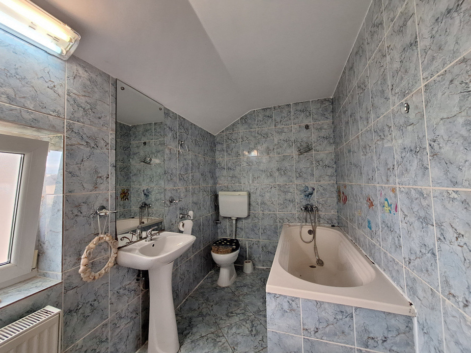 Triplex cu 4 camere, 100 mp, parcare, zona Avram Iancu