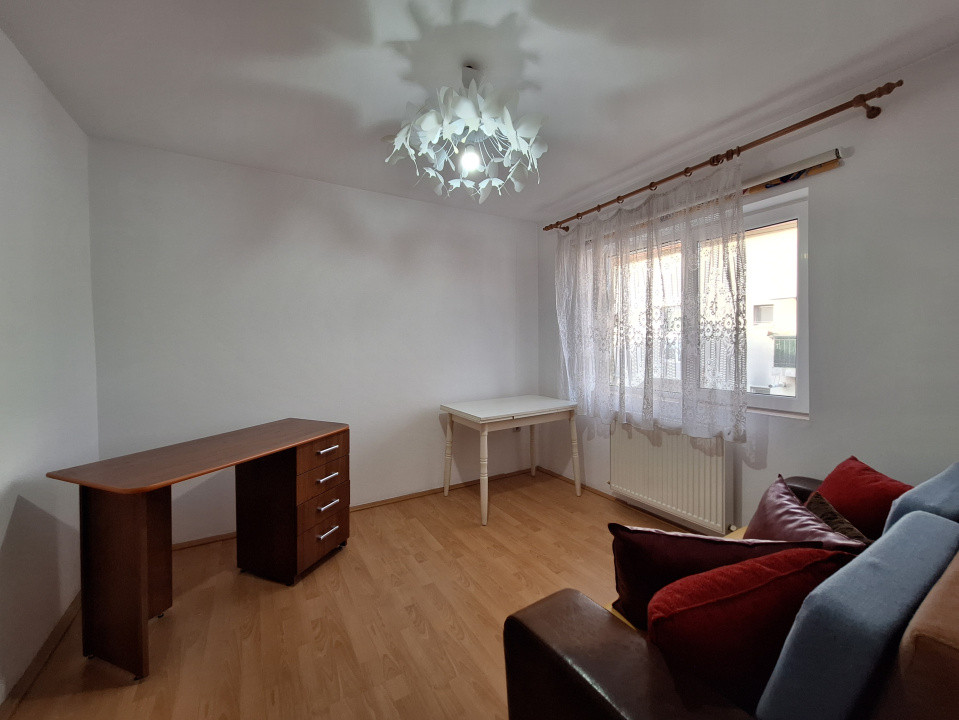 Triplex cu 4 camere, 100 mp, parcare, zona Avram Iancu