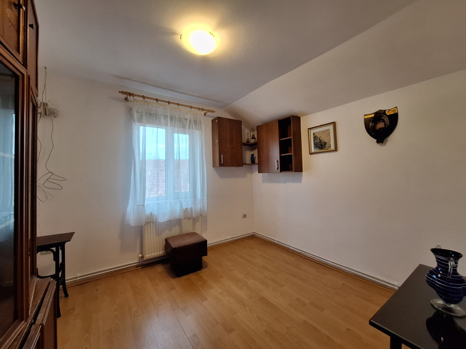 Triplex cu 4 camere, 100 mp, parcare, zona Avram Iancu