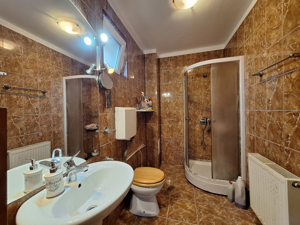 Triplex cu 4 camere, 100 mp, parcare, zona Avram Iancu