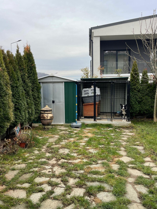 Duplex 4 camere Ultra Lux 120 mp utili, teren 275 mp, 2 parcări, zona Vivo