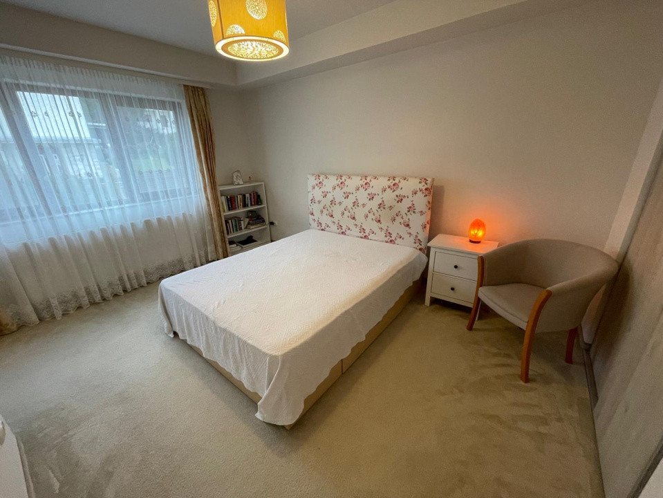 Duplex 4 camere Ultra Lux 120 mp utili, teren 275 mp, 2 parcări, zona Vivo