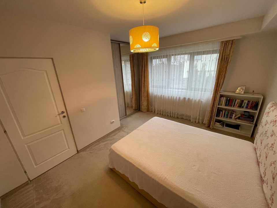 Duplex 4 camere Ultra Lux 120 mp utili, teren 275 mp, 2 parcări, zona Vivo