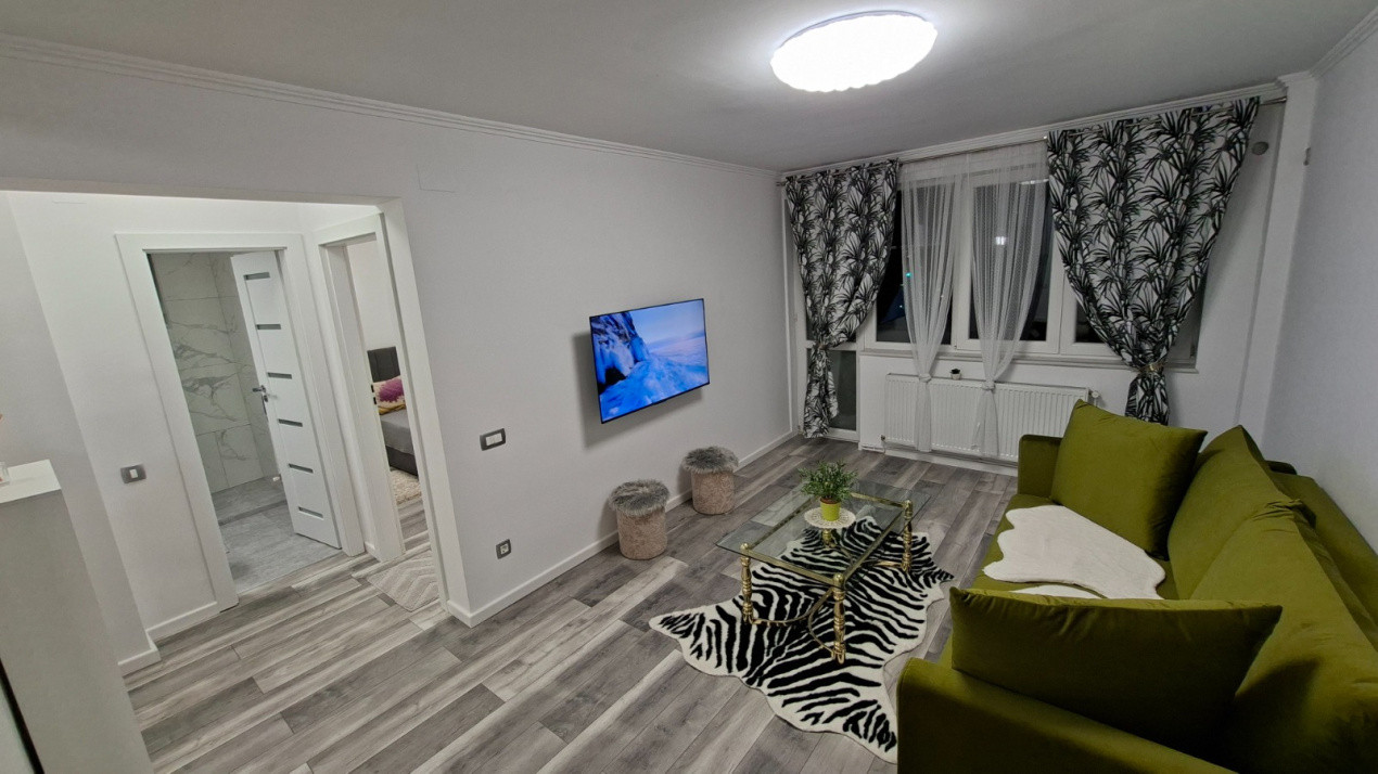 Apartament cu 3 camere, 58 mp, zona Centru