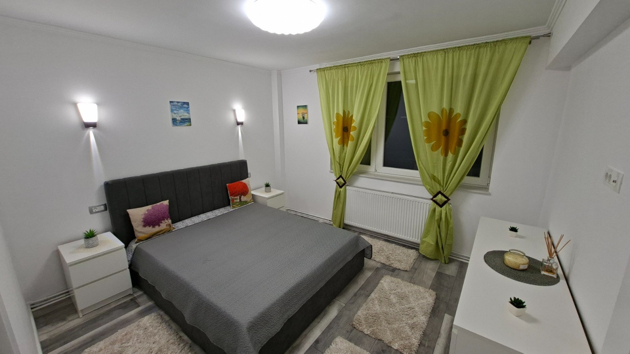 Apartament cu 3 camere, 58 mp, zona Centru
