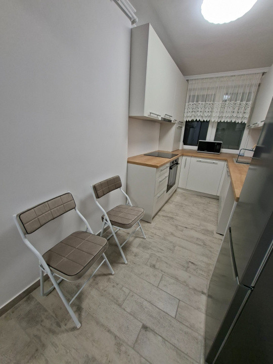 Apartament cu 3 camere, 58 mp, zona Centru
