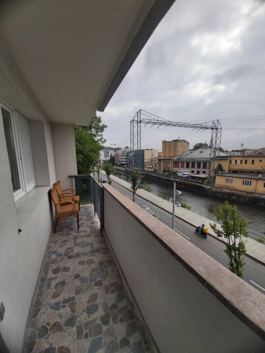 Apartament cu 3 camere, 58 mp, zona Centru