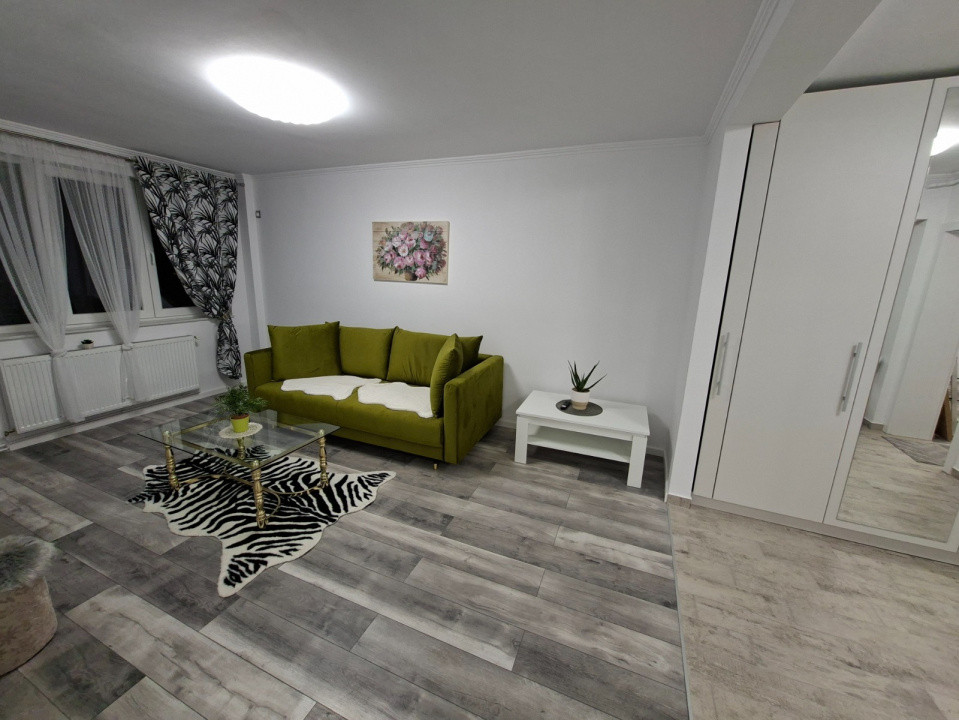 Apartament 3 camere, 60 mp, etajul 1, complet renovat, zona Parcului Central