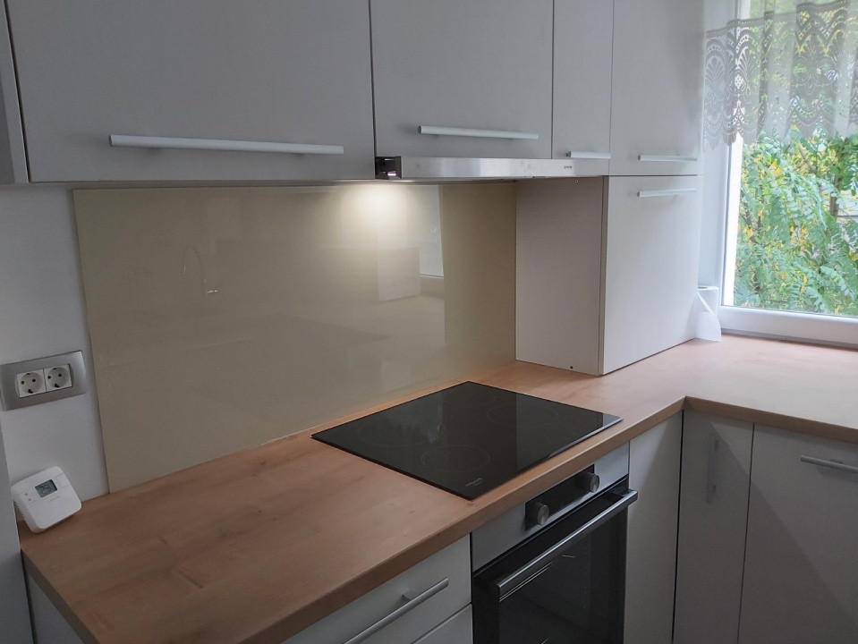 Apartament 3 camere, 60 mp, etajul 1, complet renovat, zona Parcului Central