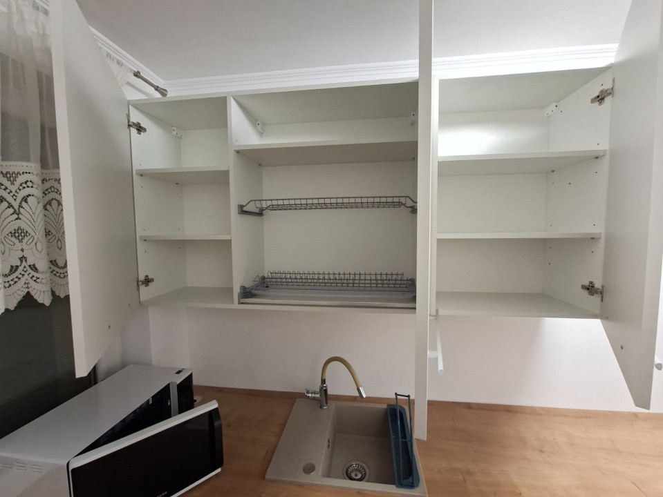 Apartament 3 camere, 60 mp, etajul 1, complet renovat, zona Parcului Central