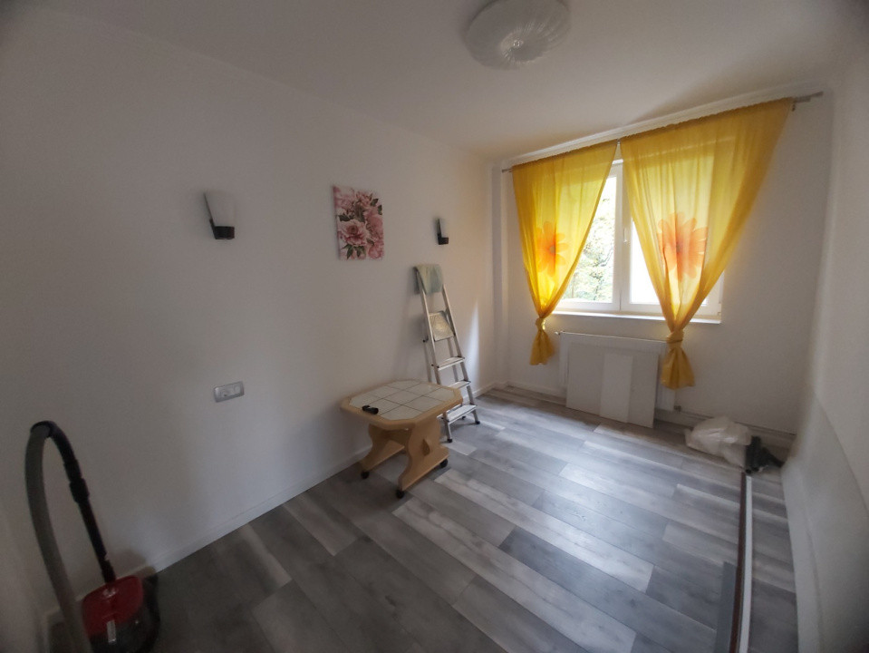 Apartament 3 camere, 60 mp, etajul 1, complet renovat, zona Parcului Central